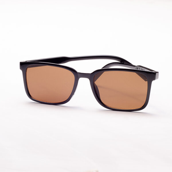 LENTES DE MODA MARRONES SEMICUADRADOS CON MARCO NEGRO