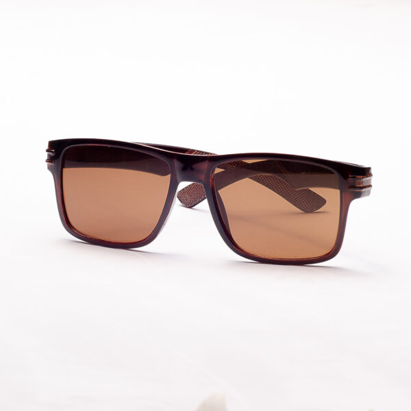 LENTES DE MODA MARRONES CON MARCO DEL MISMO TONO CON DETALLE A LOS COSTADOS - LE1004 - Image 2