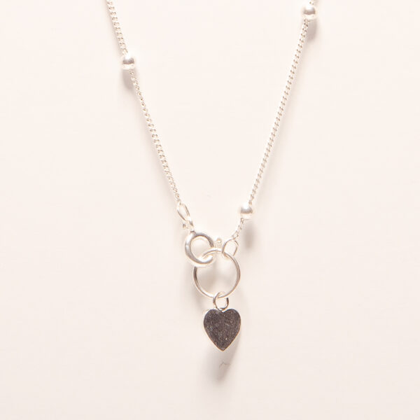 PULSERA DE PLATA 925 CON ESFERAS Y DIJE DE CORAZON LISO