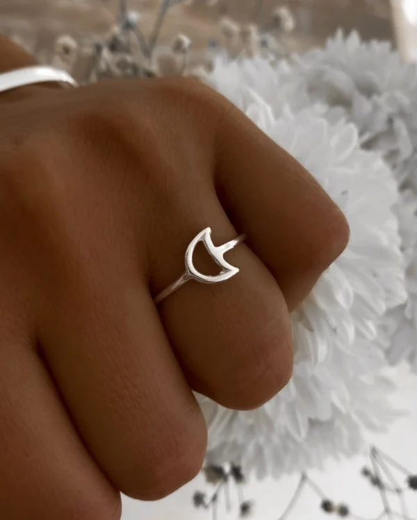 AN10086- ANILLO LISO CON FORMA PLATA 925 (MEDIDA ESTANDAR)