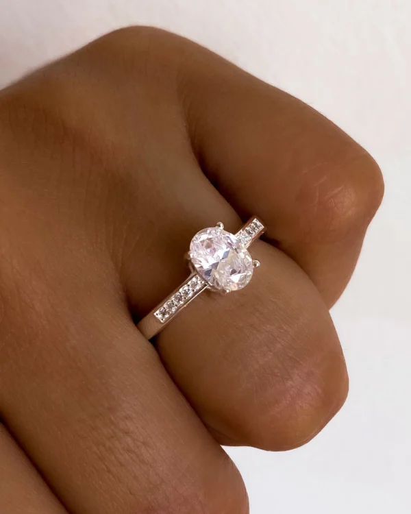 AN10055- ANILLO CON CUBIC CENTRAL PLATA 925 (MEDIDA ESTANDAR)
