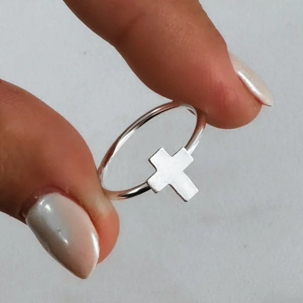 AN1007- ANILLO LISO CON FORMA PLATA 925 (MEDIDA ESTANDAR)