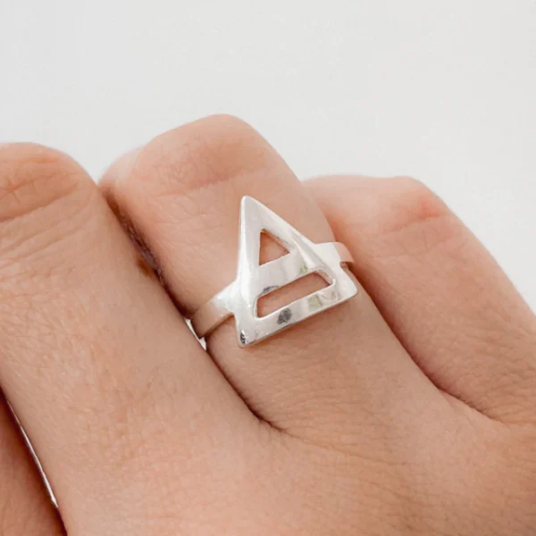 AN10053- ANILLO LISO CON FORMA PLATA 925 (MEDIDA ESTANDAR)