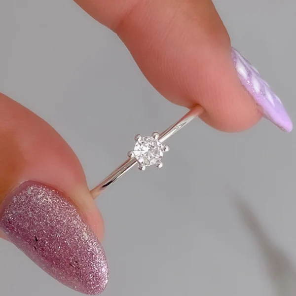 AN10021- ANILLO CON CUBIC CENTRAL PLATA 925 (MEDIDA ESTANDAR)