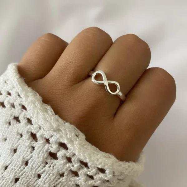 AN100102- ANILLO LISO CON FORMA PLATA 925 (MEDIDA ESTANDAR)