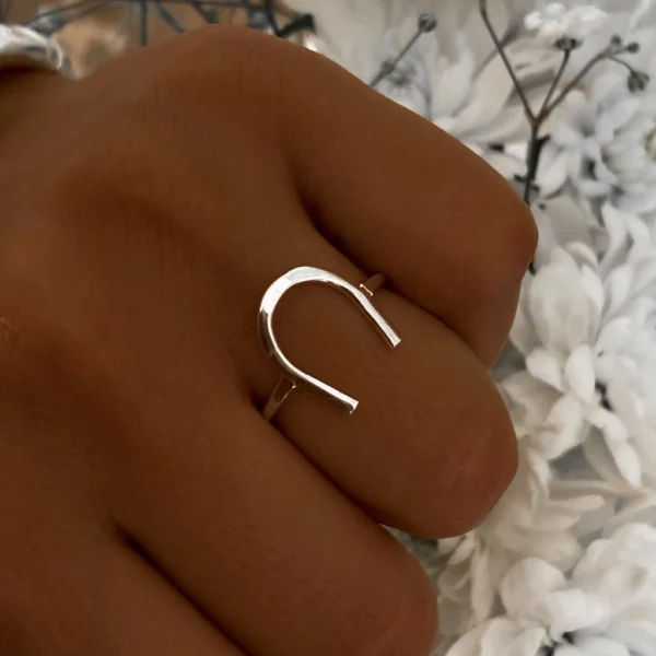 AN10088- ANILLO LISO CON FORMA PLATA 925 (MEDIDA ESTANDAR)