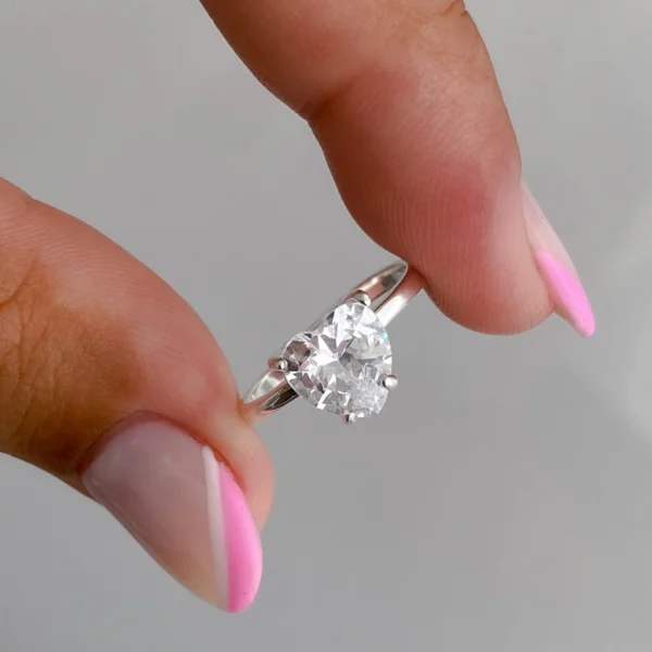 AN10022- ANILLO CON CUBIC CENTRAL PLATA 925 (MEDIDA ESTANDAR)